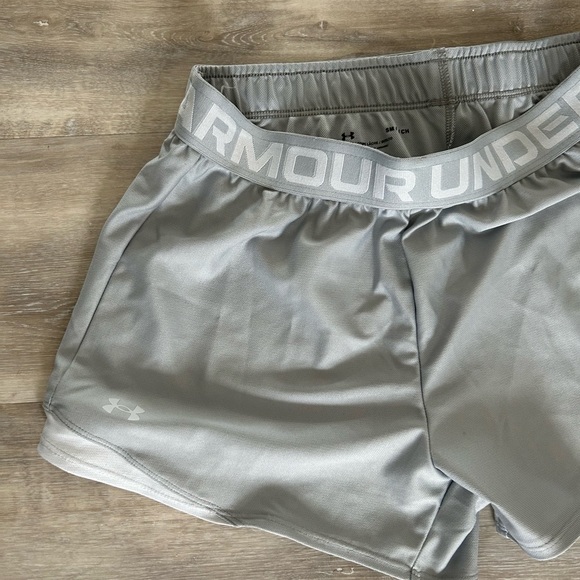 UnderArmour training shorts! - Picture 2 of 3